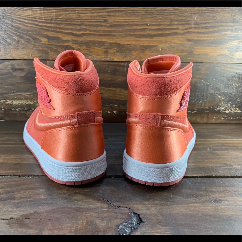 Air Jordan 1 Retro High SOH Womens Shoes - Picture 8 of 8